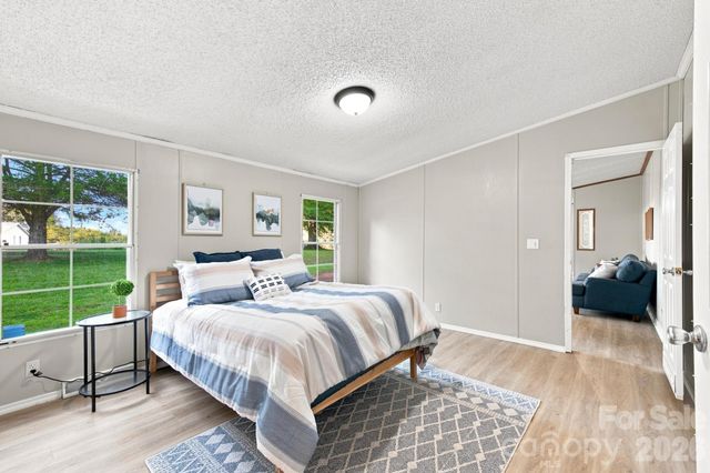 3159 Ward Green Street, Lenoir, NC 28645