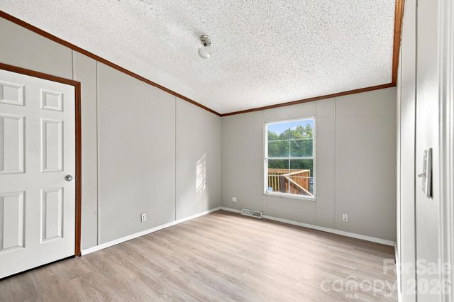 3159 Ward Green Street, Lenoir, NC 28645