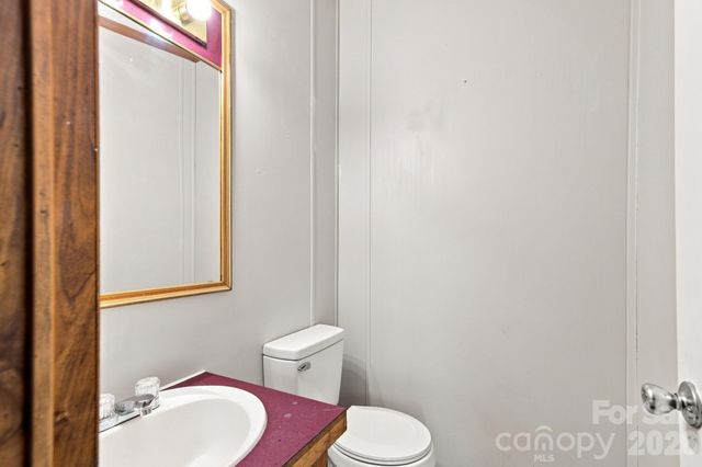 3159 Ward Green Street, Lenoir, NC 28645