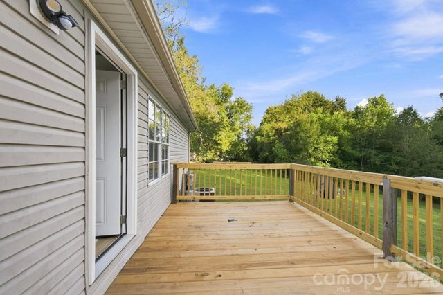 3159 Ward Green Street, Lenoir, NC 28645