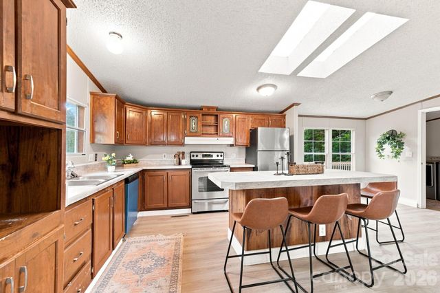 3159 Ward Green Street, Lenoir, NC 28645