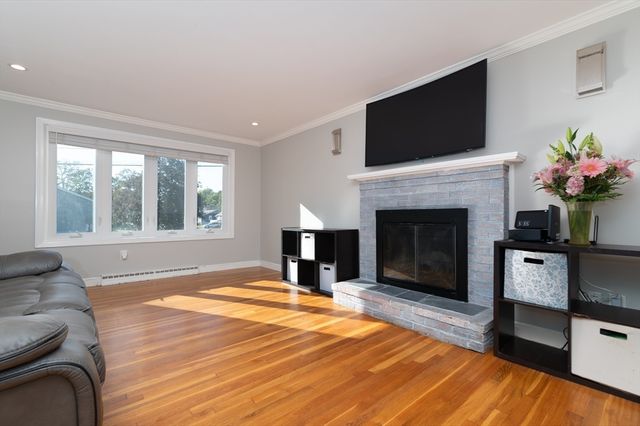 4 Phillips St, Rockland, MA 02370