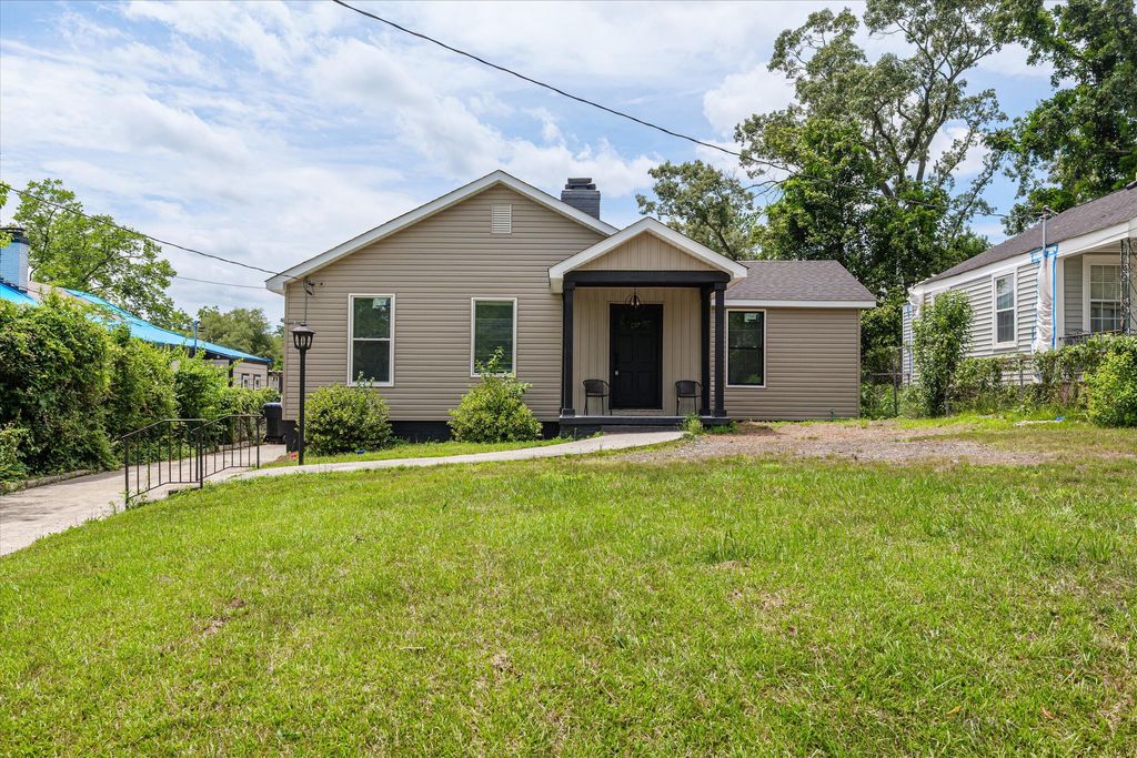 Image 3 of property listing at 2156 Telfair Street, Augusta, GA 30904