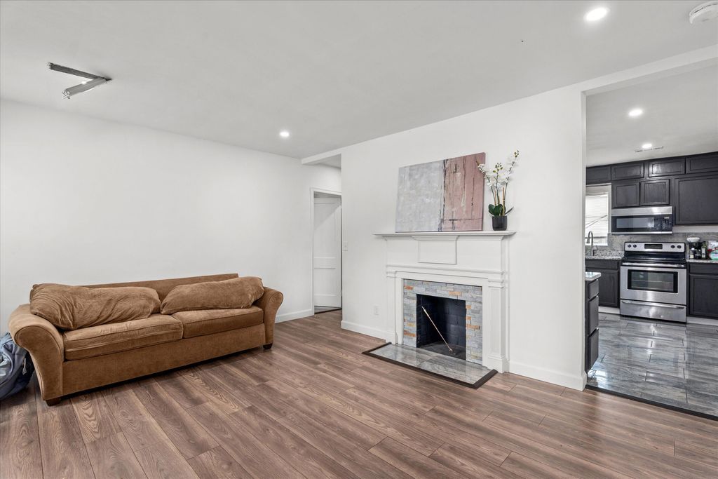 Image 8 of property listing at 2156 Telfair Street, Augusta, GA 30904