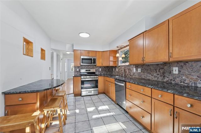 51 Day Avenue, Tenafly, NJ 07670