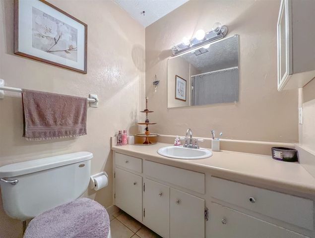 1924 Harriet Drive, Tallahassee, FL 32303