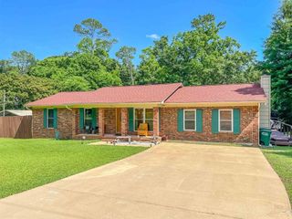 1924 Harriet Drive, Tallahassee, FL 32303