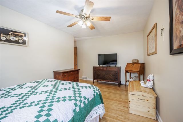 419 Brookview Drive, Irondequoit, NY 14617