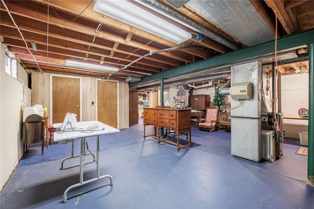 419 Brookview Drive, Irondequoit, NY 14617