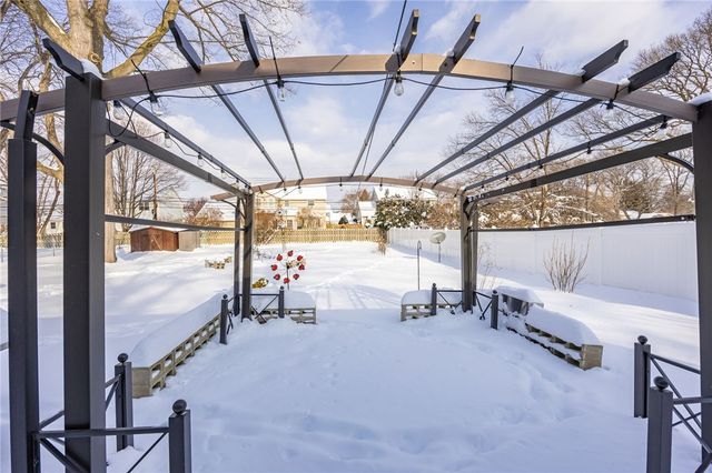 419 Brookview Drive, Irondequoit, NY 14617