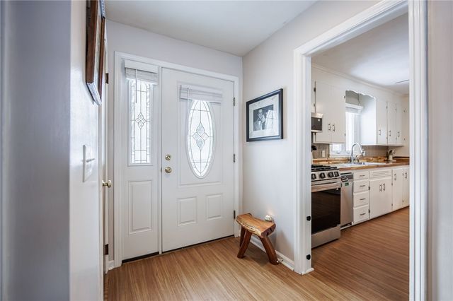 419 Brookview Drive, Irondequoit, NY 14617