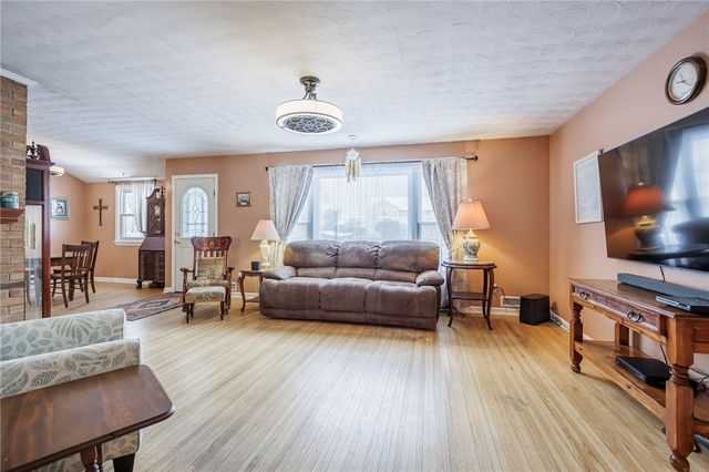 419 Brookview Drive, Irondequoit, NY 14617