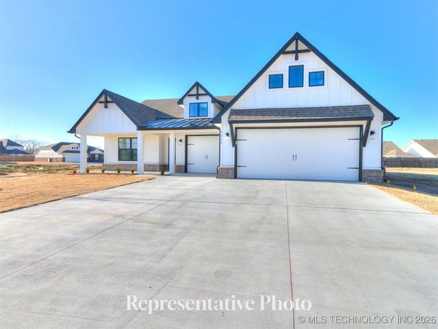 3814 W Laredo Street, Broken Arrow, OK 74012