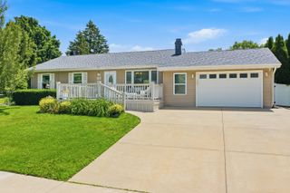 218 Windridge Drive, Mchenry, IL 60050