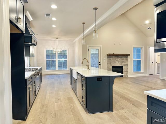 13943 Glen Park Ave, Northport, AL 35475