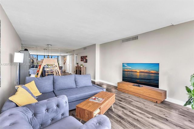 3375 N Country Club Drive 905, Aventura, FL 33180