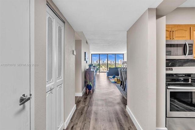 3375 N Country Club Drive 905, Aventura, FL 33180