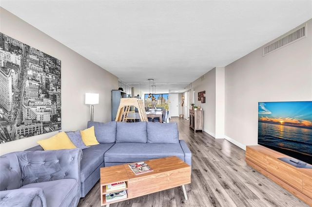 3375 N Country Club Drive 905, Aventura, FL 33180