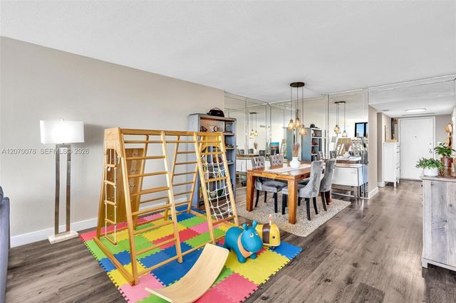 3375 N Country Club Drive 905, Aventura, FL 33180