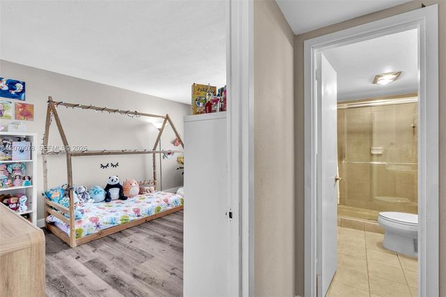 3375 N Country Club Drive 905, Aventura, FL 33180