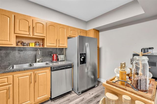 3375 N Country Club Drive 905, Aventura, FL 33180