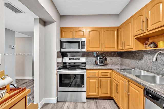 3375 N Country Club Drive 905, Aventura, FL 33180