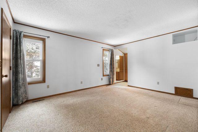 1410 1ST ST NE, Minot, ND 58703