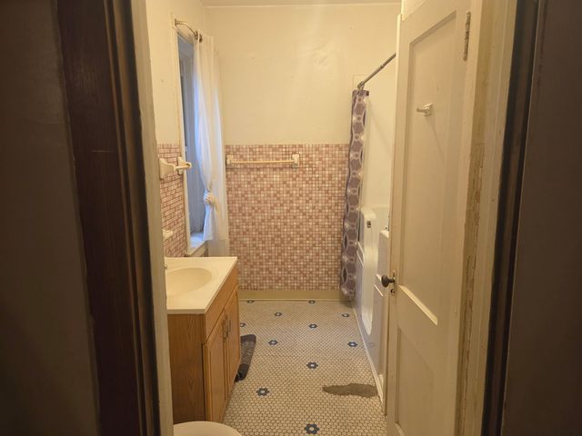 5037 W Adams Street, Chicago, IL 60644