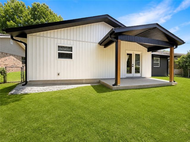 1704 S West End Street, Springdale, AR 72764
