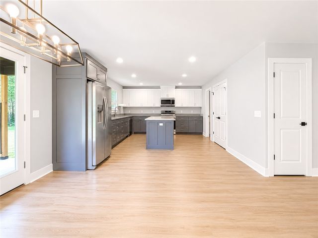 1704 S West End Street, Springdale, AR 72764