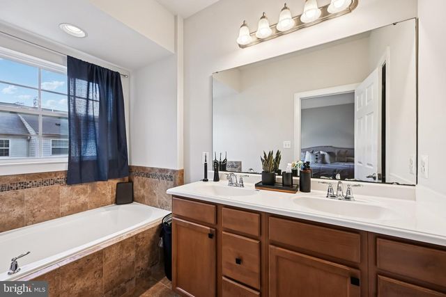 751 CHERRY BARK LN, Baltimore, MD 21225