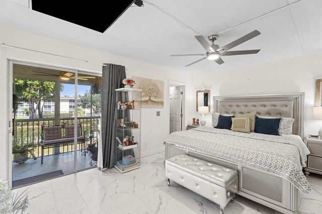 200 Village Green Circle E 206, Palm Springs, FL 33461