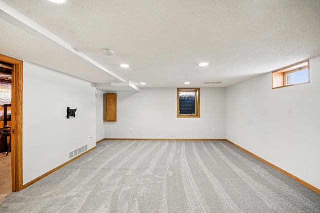 13329 Poppy Street NW, Andover, MN 55304