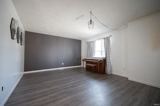 1304 S Shipley Street, Muncie, IN 47302