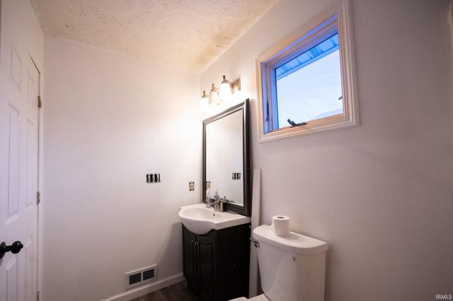 1304 S Shipley Street, Muncie, IN 47302