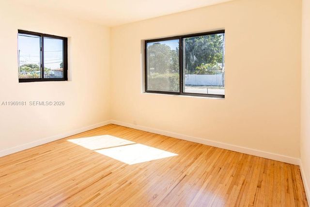 415 E 52nd St, Hialeah, FL 33013