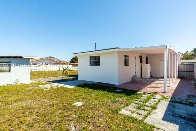 415 E 52nd St, Hialeah, FL 33013