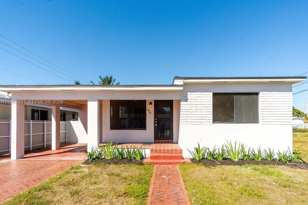 415 E 52nd St, Hialeah, FL 33013
