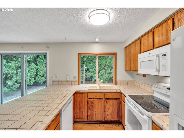10220 Sw PASTERN Pl, Beaverton, OR 97008