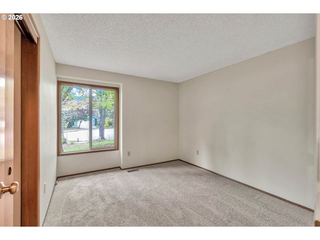 10220 Sw PASTERN Pl, Beaverton, OR 97008