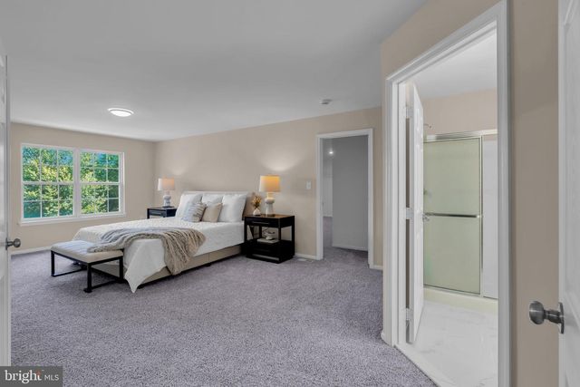 19 SUNFLOWER CIR, Burlington, NJ 08016