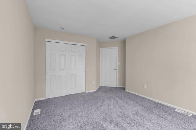 19 SUNFLOWER CIR, Burlington, NJ 08016
