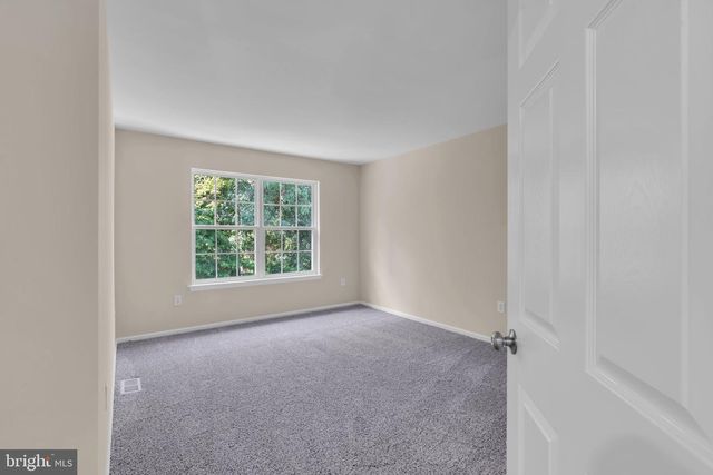 19 SUNFLOWER CIR, Burlington, NJ 08016