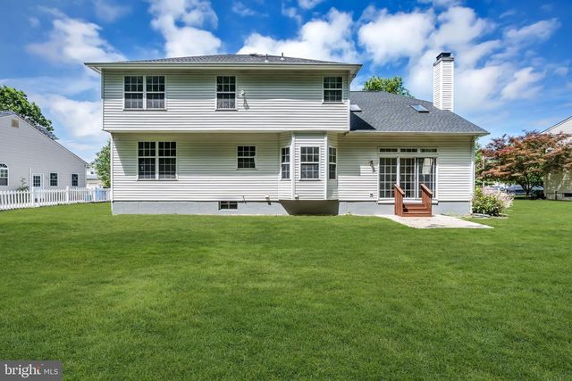 19 SUNFLOWER CIR, Burlington, NJ 08016