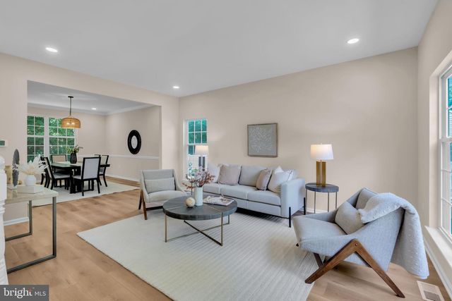 19 SUNFLOWER CIR, Burlington, NJ 08016