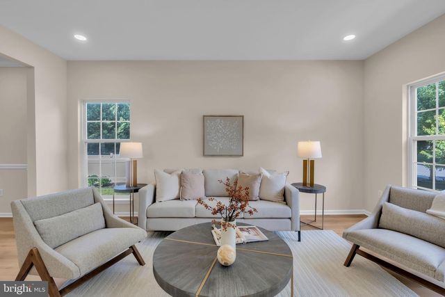 19 SUNFLOWER CIR, Burlington, NJ 08016