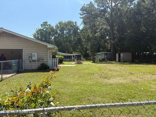 205 Barbara Circle, Ocean Springs, MS 39564