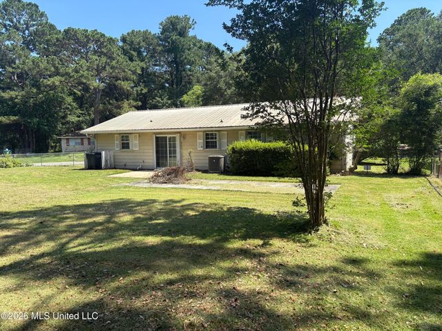 205 Barbara Circle, Ocean Springs, MS 39564
