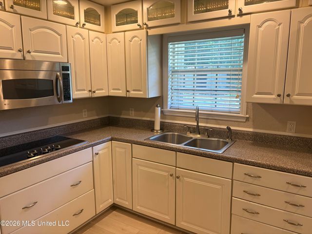 205 Barbara Circle, Ocean Springs, MS 39564
