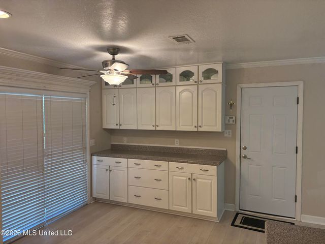 205 Barbara Circle, Ocean Springs, MS 39564